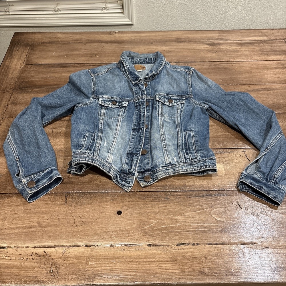 American Eagle Denim Jacket Women's‎ Distressed Blue Jean Cropped Wash